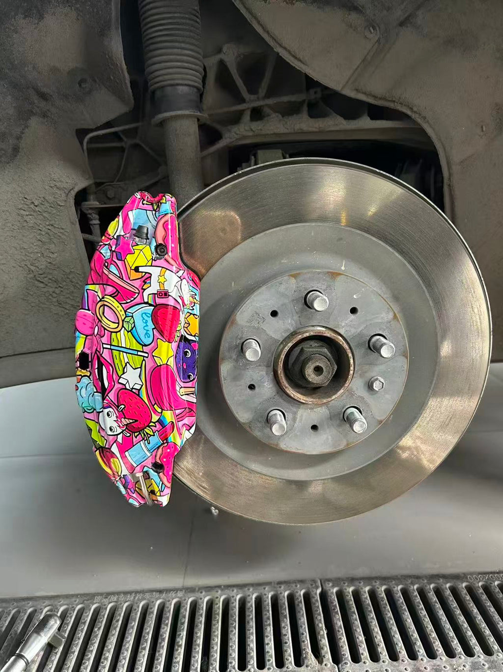 Graffiti-Printed Aerospace-Grade Aluminum Alloy Caliper Covers for Model 3/Y