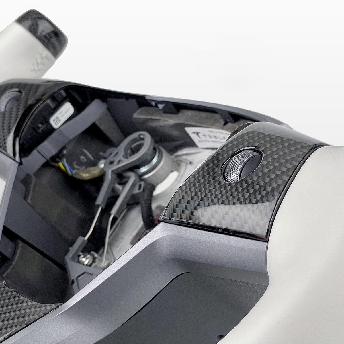 Modify Carbon Fiber Yoke-Style Steering Wheel for Tesla Model 3 / Y