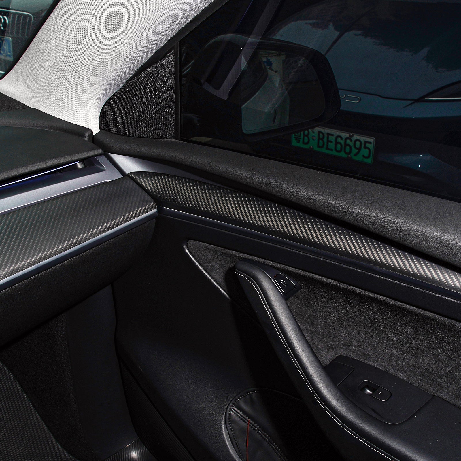 Tesla Model 3/Y Carbon Fiber Door Panel Trim (2pcs)