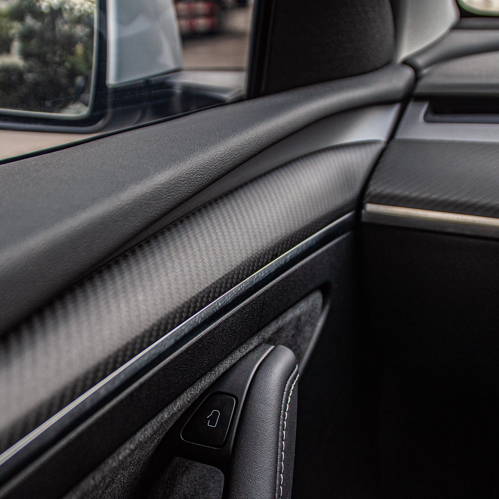 Tesla Model 3/Y Carbon Fiber Door Panel Trim (2pcs)