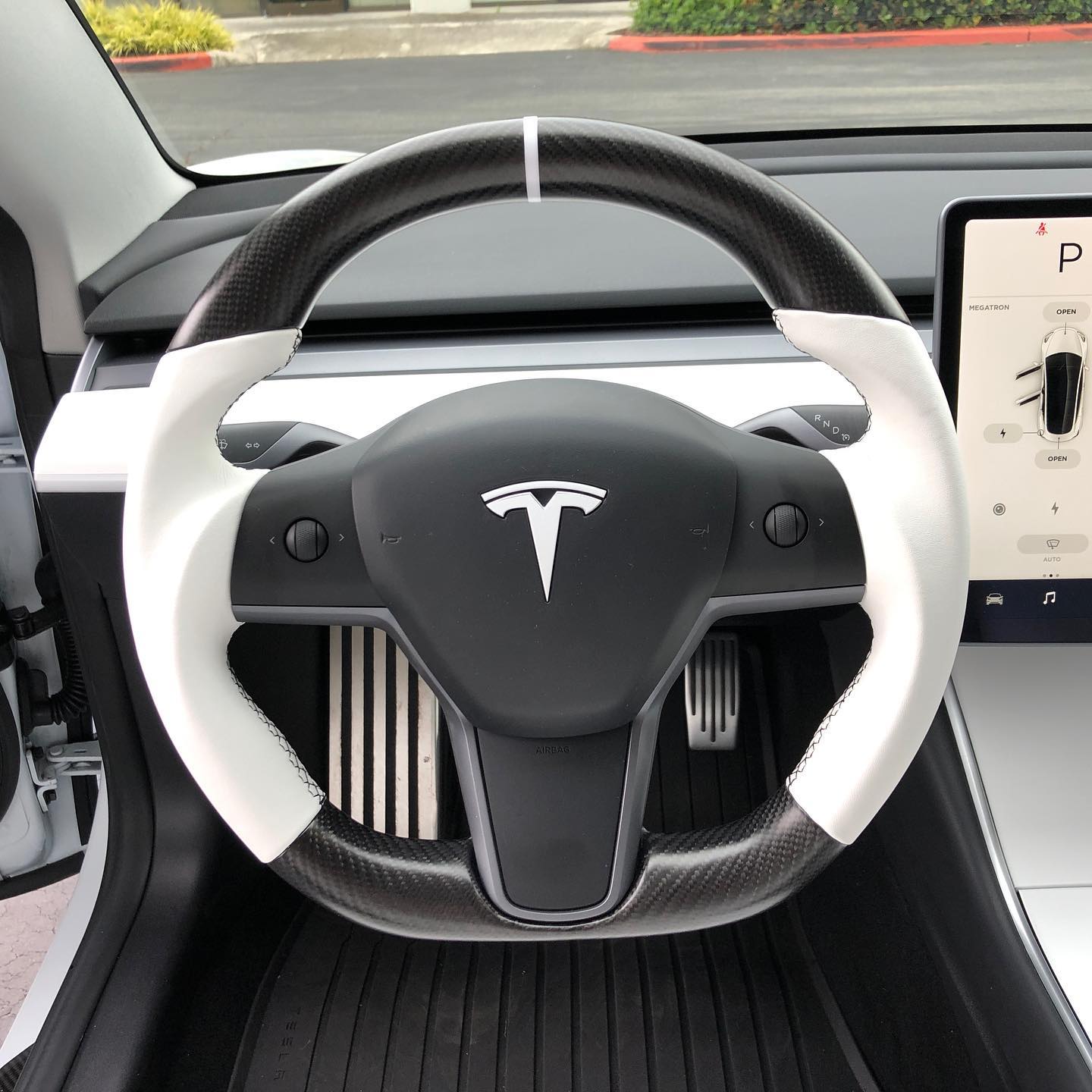 Sport Round Carbon Fiber Steering Wheel for Tesla Model 3/Y